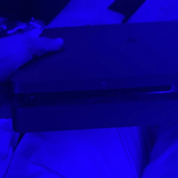 PS4 - Picture 2 of 2